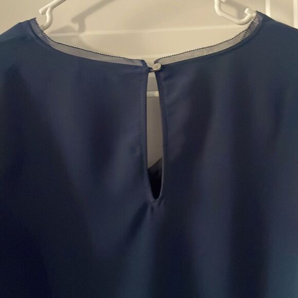 H by Halston Navy V-neck Short Sleeve Blouse - Picture 6 of 7